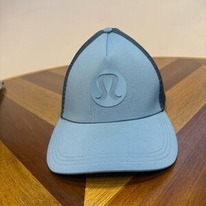 Lululemon Athletica Blue and Gray Hat flaw